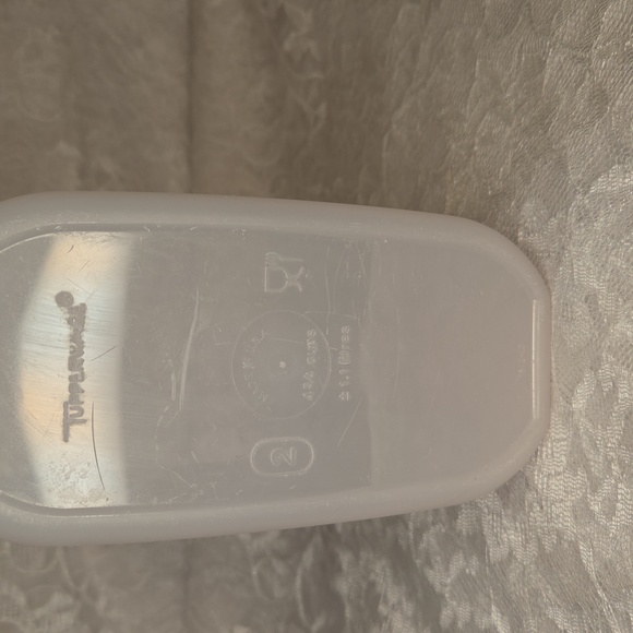 Tupperware: Container with Lid - Picture 6 of 6